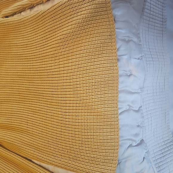 Jenni Kayne Cotton Cabin Sweater in Mustard Color Small EEUC PRICE IS FIRM - Picture 17 of 17